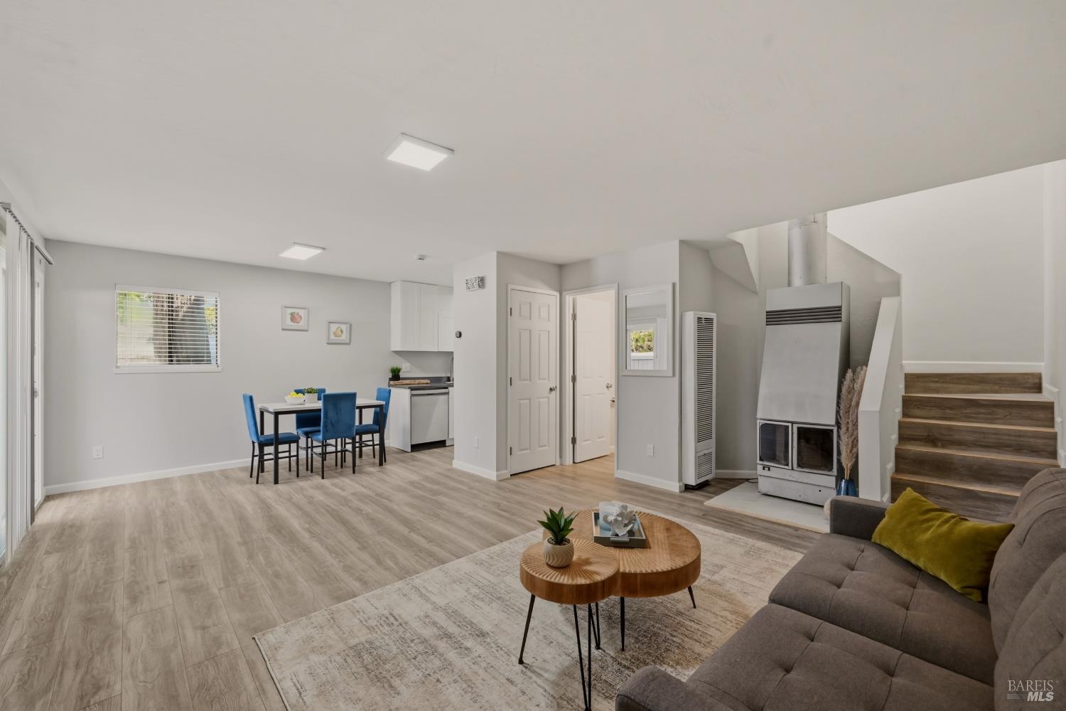 2151 W Steele Lane Santa Rosa CA 95403