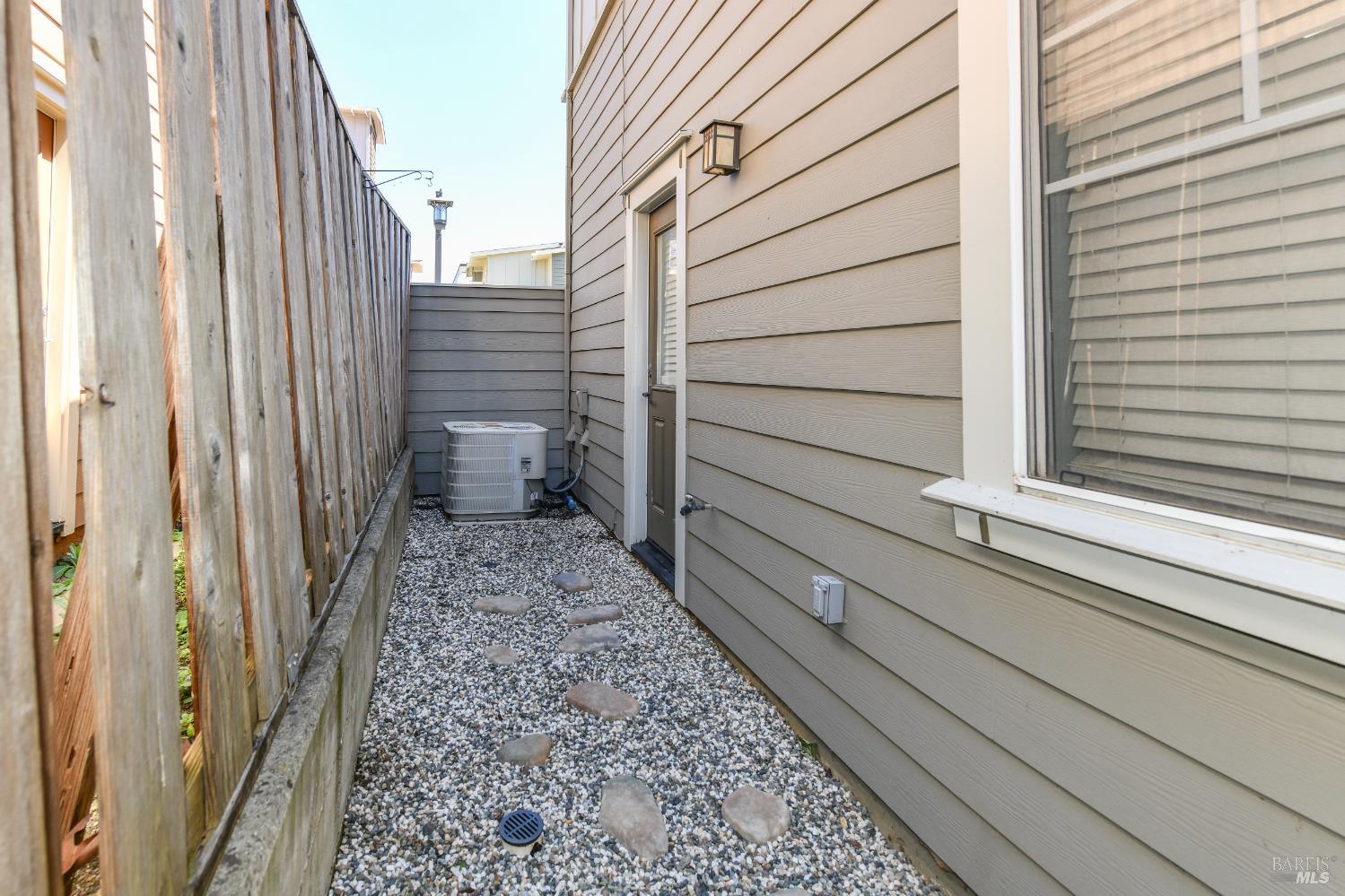 127 Valley Oak Drive Napa CA 94558