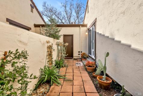 826 Adobe Drive Santa Rosa CA 95404