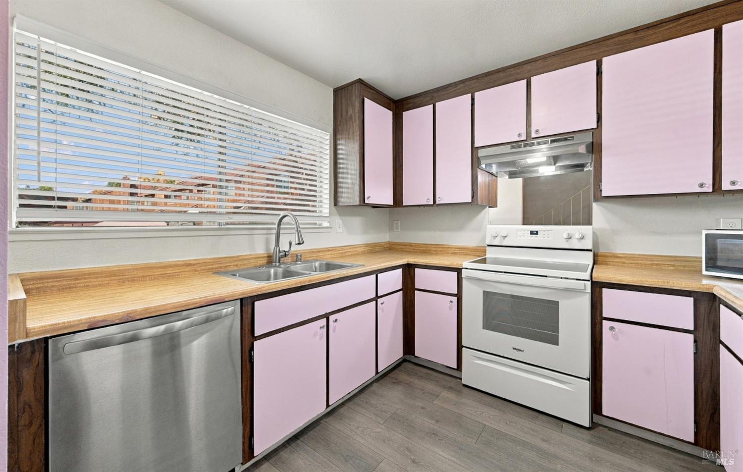 1458 Parkway Drive Rohnert Park CA 94928