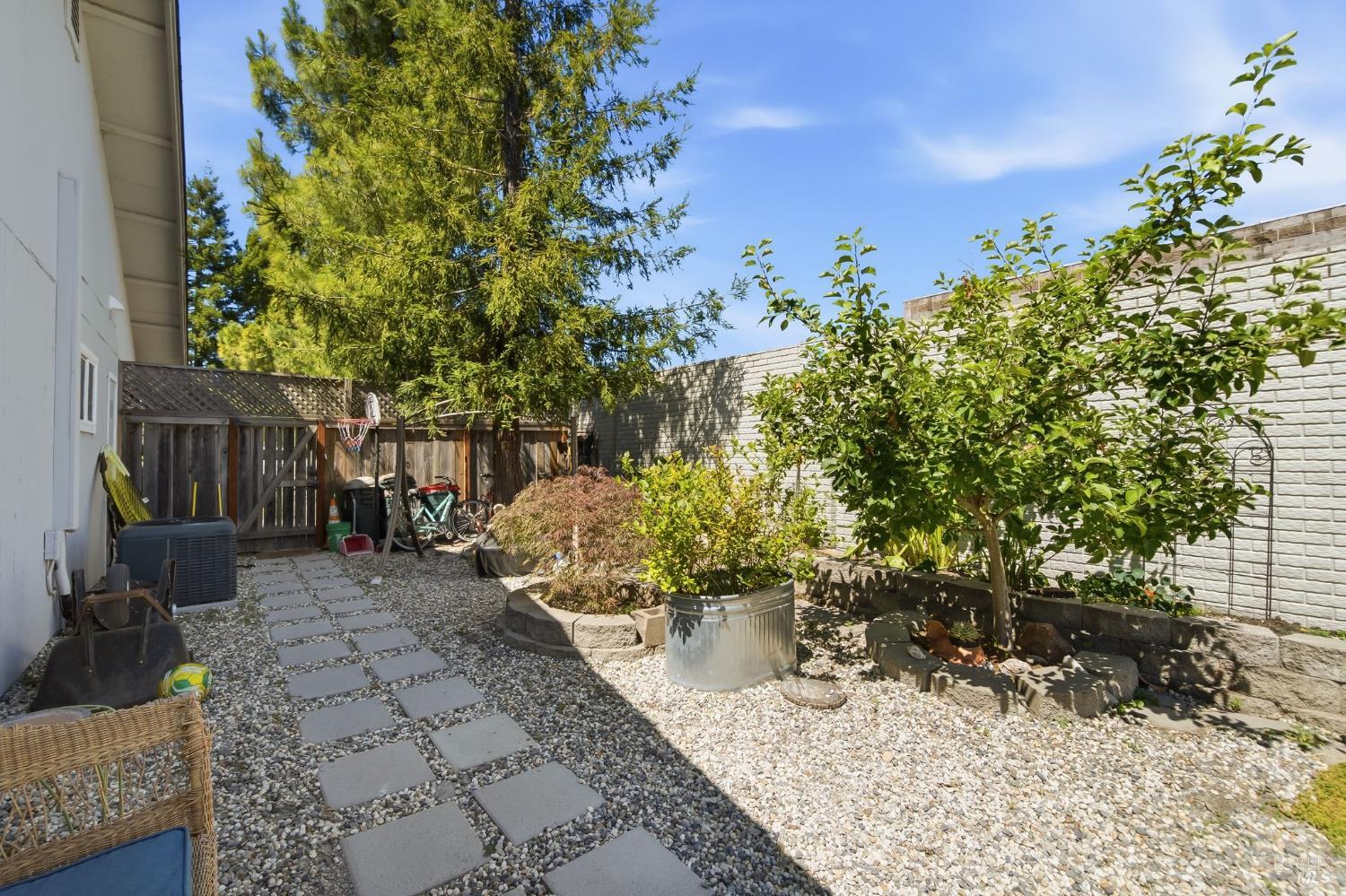 7078 Avenida Cala Rohnert Park CA 94928