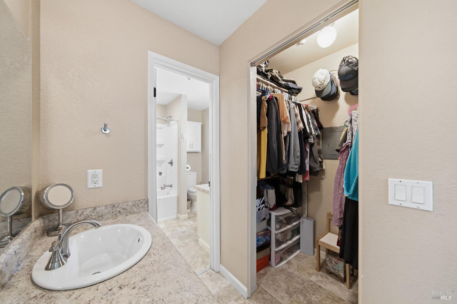 7078 Avenida Cala Rohnert Park CA 94928