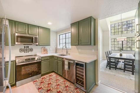 194 Pelican Lane Novato CA 94949