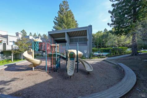 194 Pelican Lane Novato CA 94949