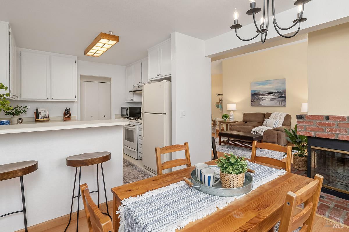 2 Pinewood Lane Novato CA 94947