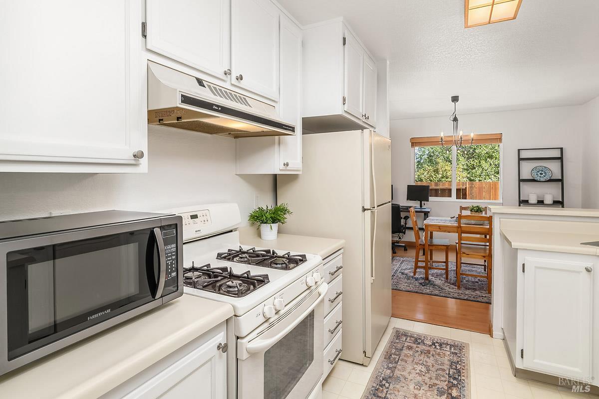 2 Pinewood Lane Novato CA 94947
