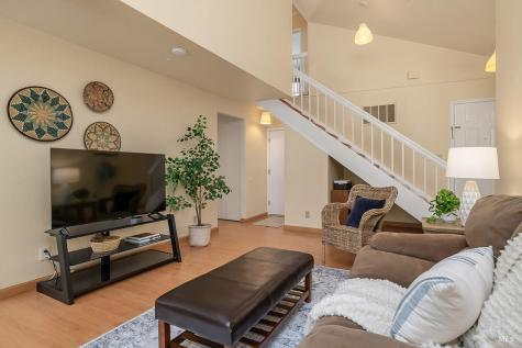 2 Pinewood Lane Novato CA 94947