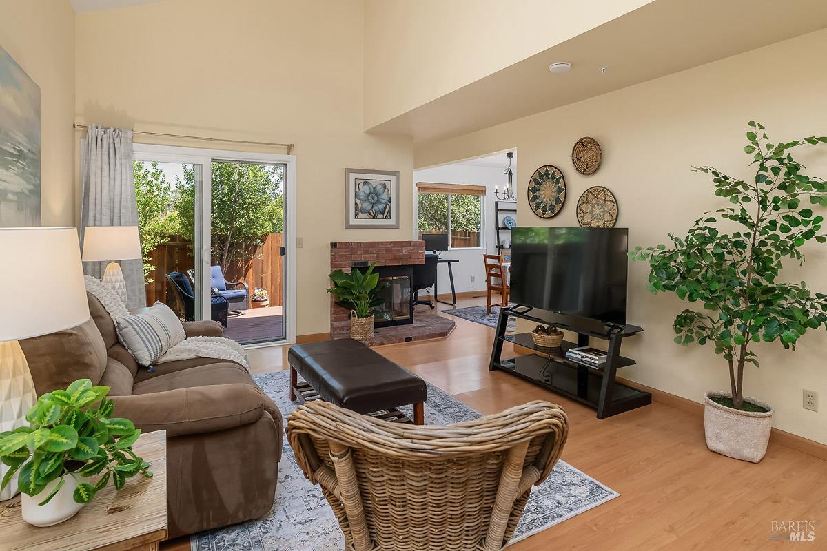 2 Pinewood Lane Novato CA 94947