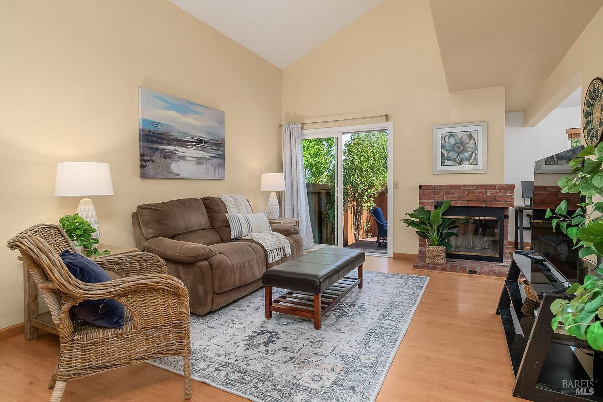 2 Pinewood Lane Novato CA 94947