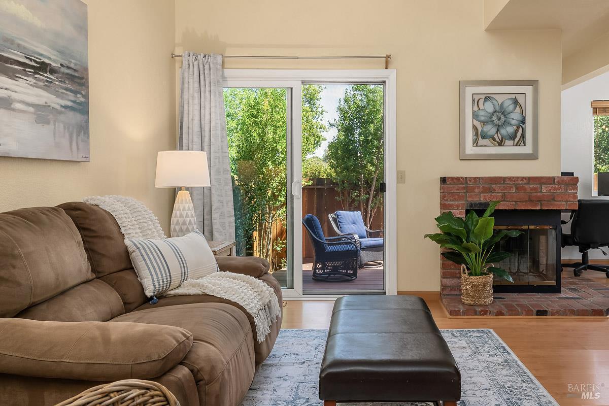 2 Pinewood Lane Novato CA 94947