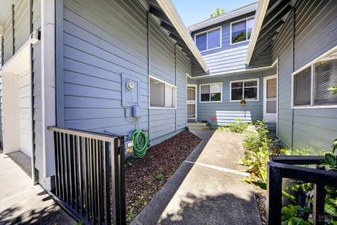 41 Meadowbrook Court Cotati CA 94931