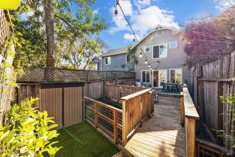 12 Rain Tree Court Petaluma CA 94952