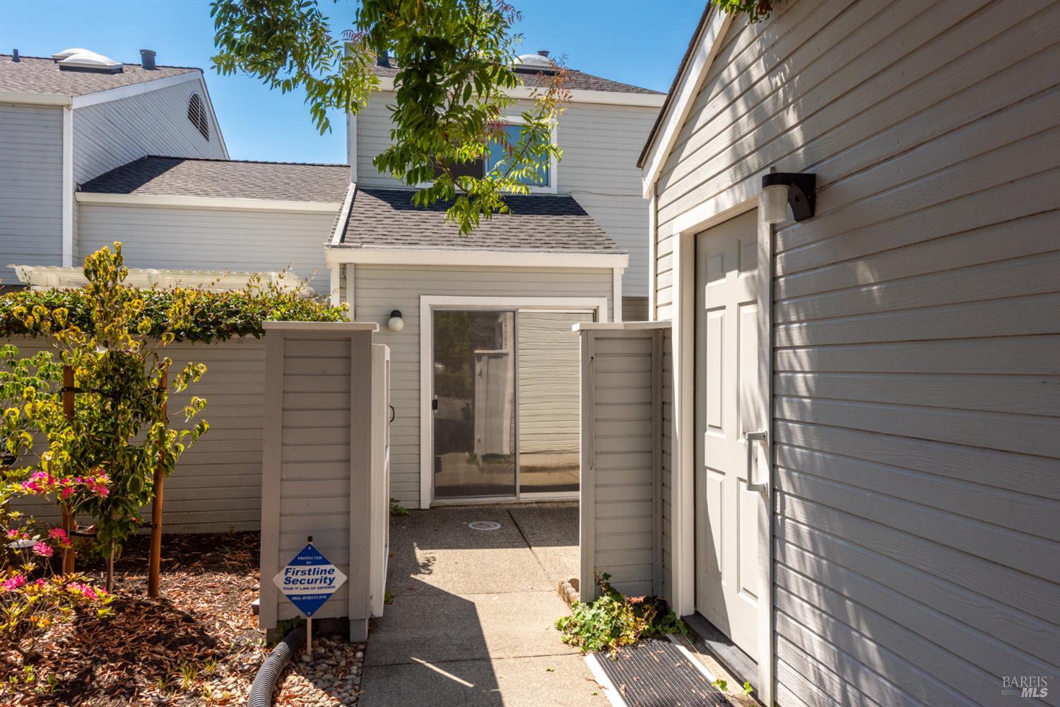 2324 Lakeview Drive Santa Rosa CA 95405