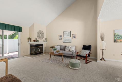 2324 Lakeview Drive Santa Rosa CA 95405