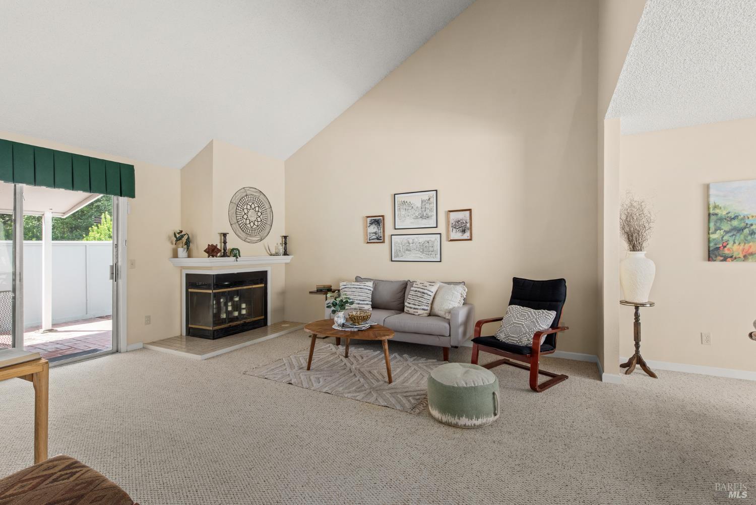 2324 Lakeview Drive Santa Rosa CA 95405