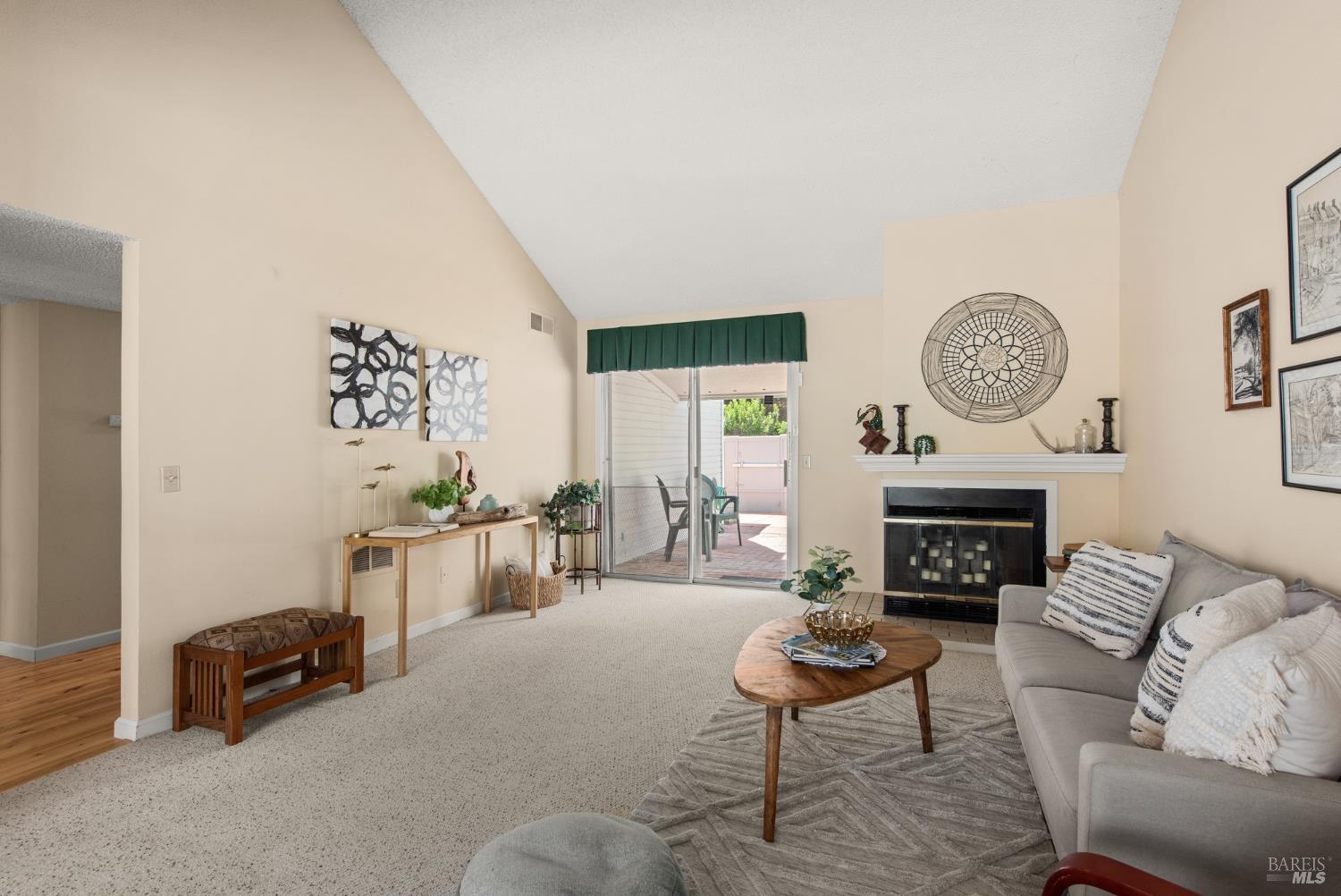 2324 Lakeview Drive Santa Rosa CA 95405
