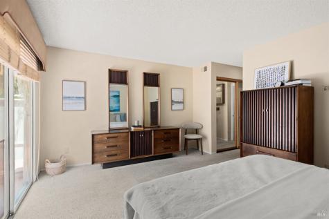 2324 Lakeview Drive Santa Rosa CA 95405
