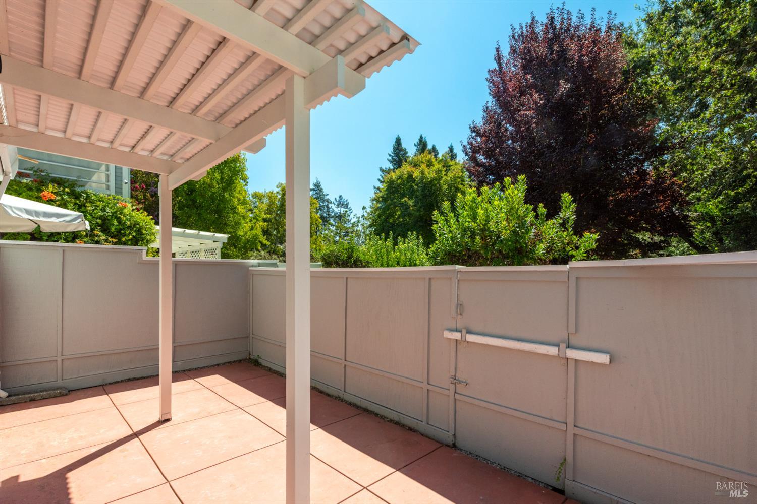 2324 Lakeview Drive Santa Rosa CA 95405