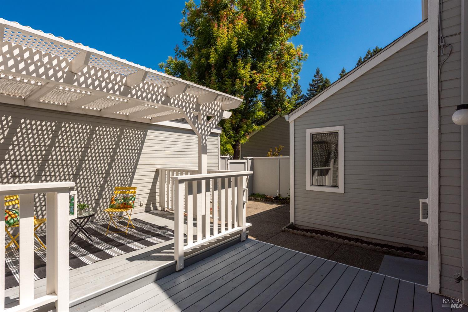 2324 Lakeview Drive Santa Rosa CA 95405