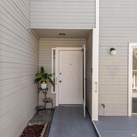 2324 Lakeview Drive Santa Rosa CA 95405