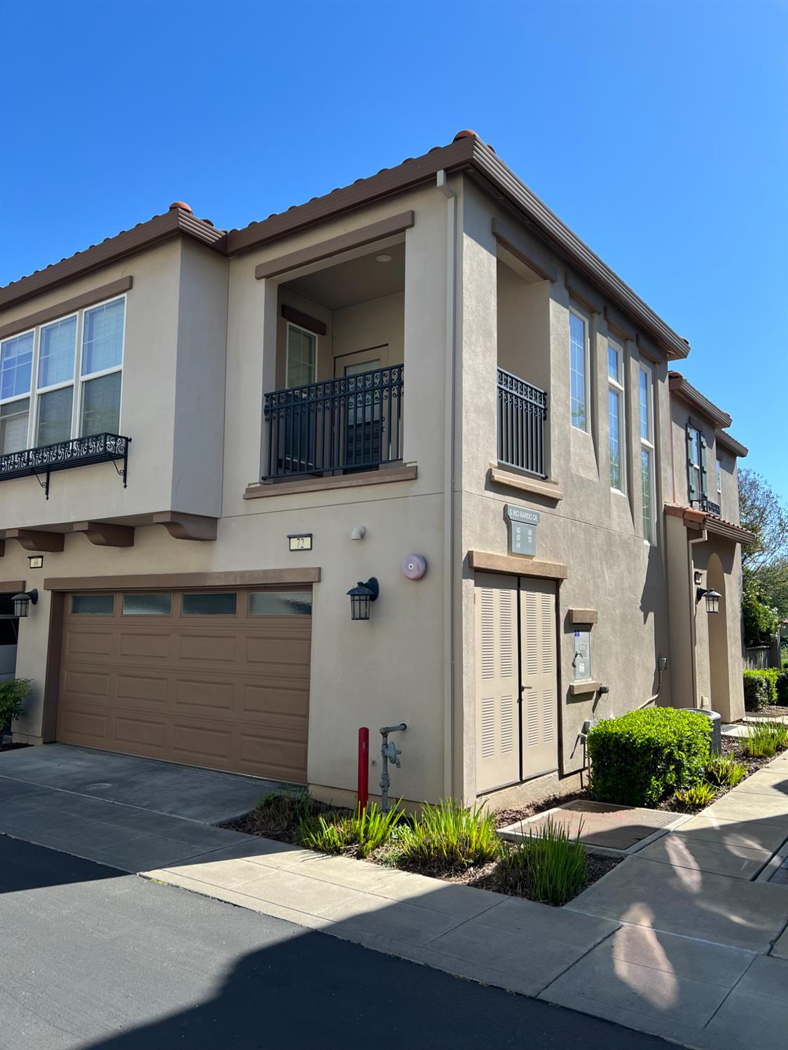 72 S Rio Rapido Tracy CA 95391