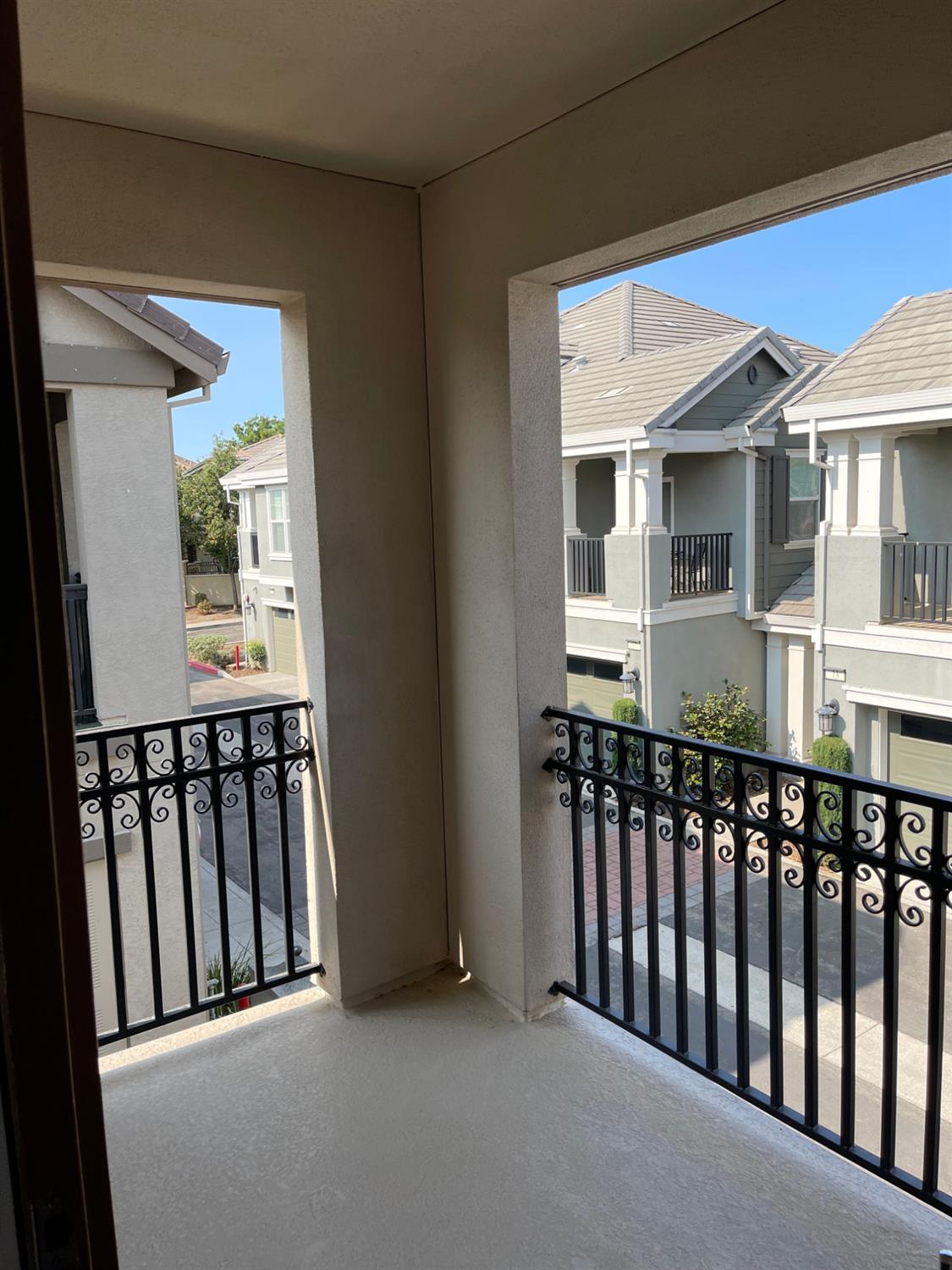 72 S Rio Rapido Tracy CA 95391