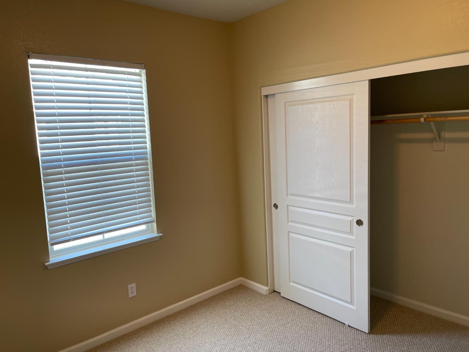 72 S Rio Rapido Tracy CA 95391