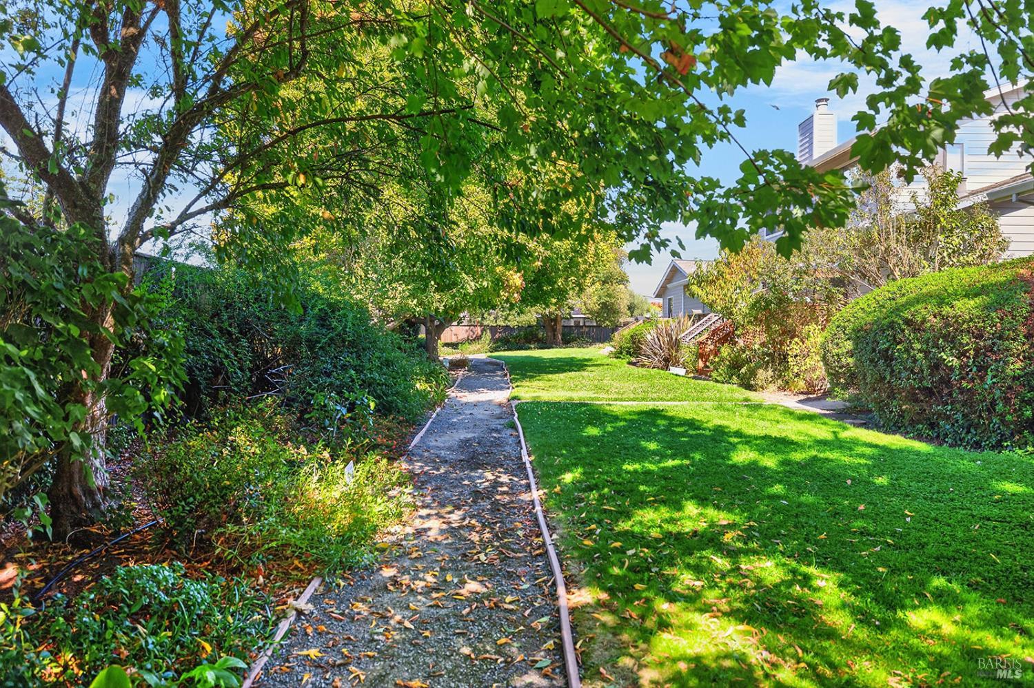 21 Natalie Circle Petaluma CA 94952