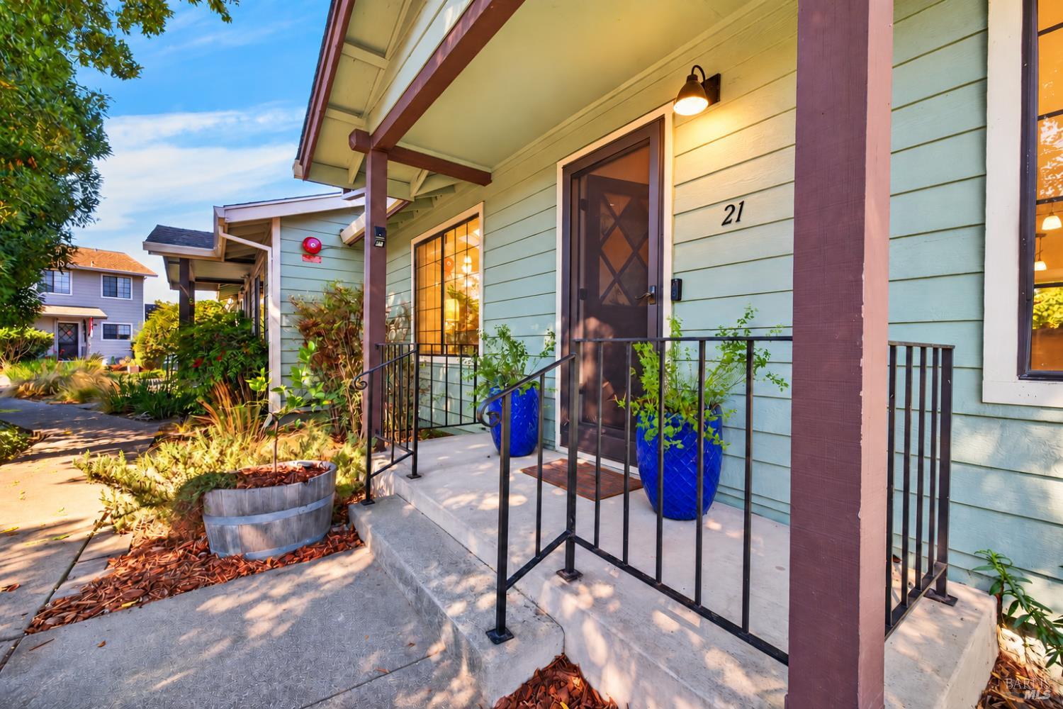 21 Natalie Circle Petaluma CA 94952