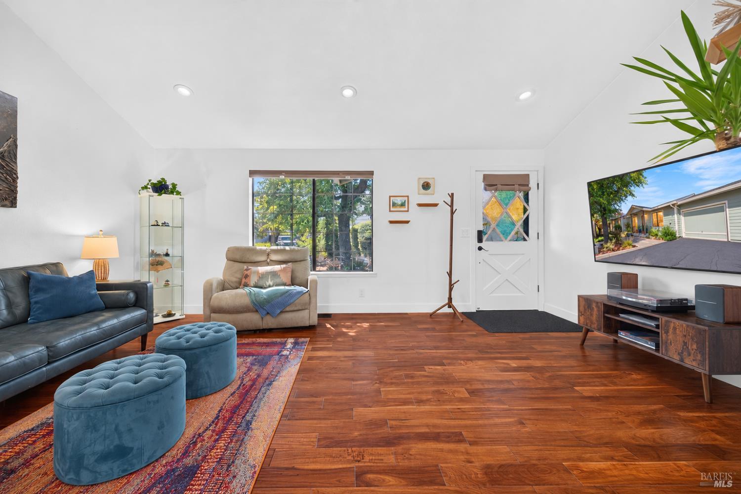 21 Natalie Circle Petaluma CA 94952