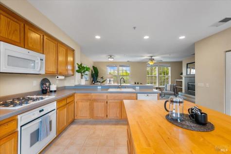 19 Johnson Street Windsor CA 95492