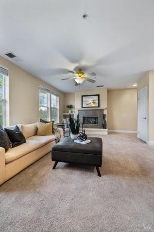 19 Johnson Street Windsor CA 95492