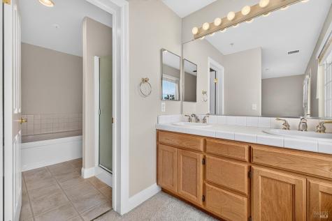 766 Mcclelland Drive Windsor CA 95492