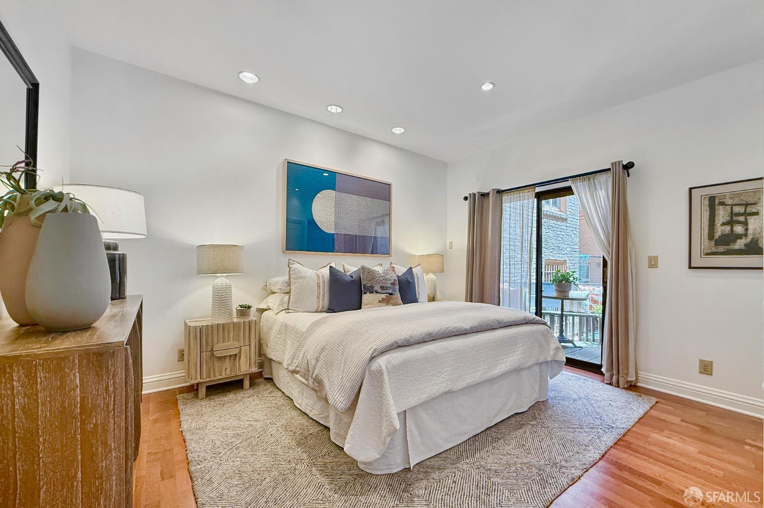 725 Pine Street San Francisco CA 94108