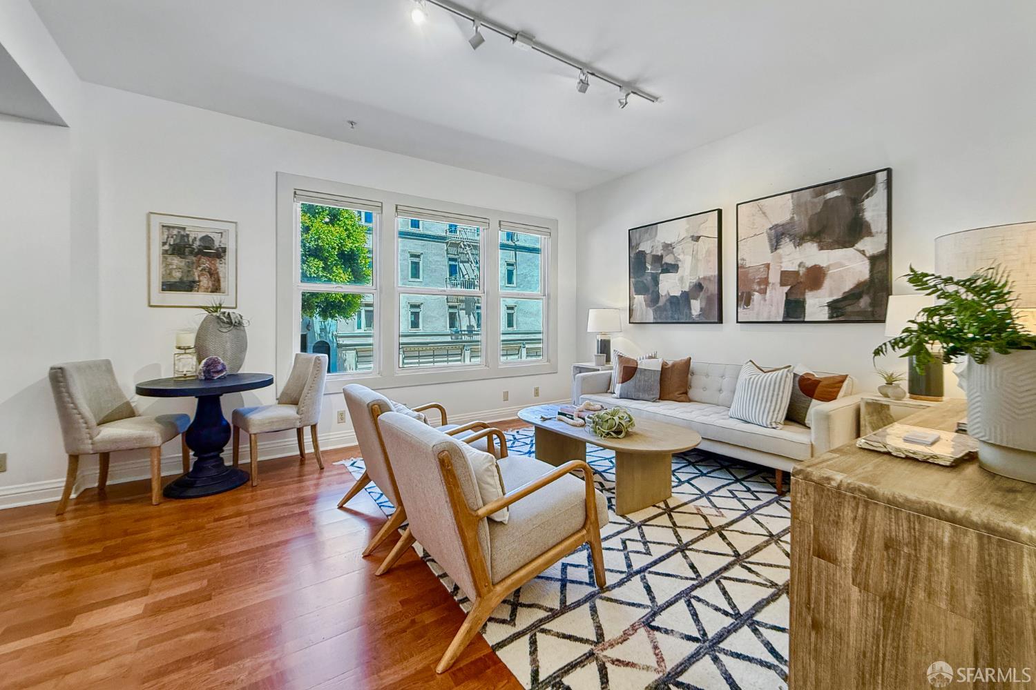 725 Pine Street San Francisco CA 94108