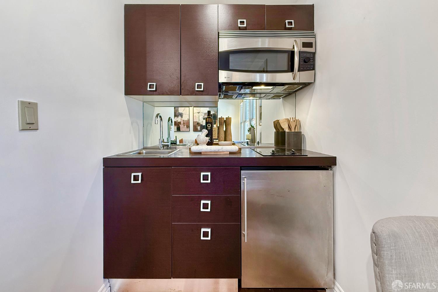 725 Pine Street San Francisco CA 94108