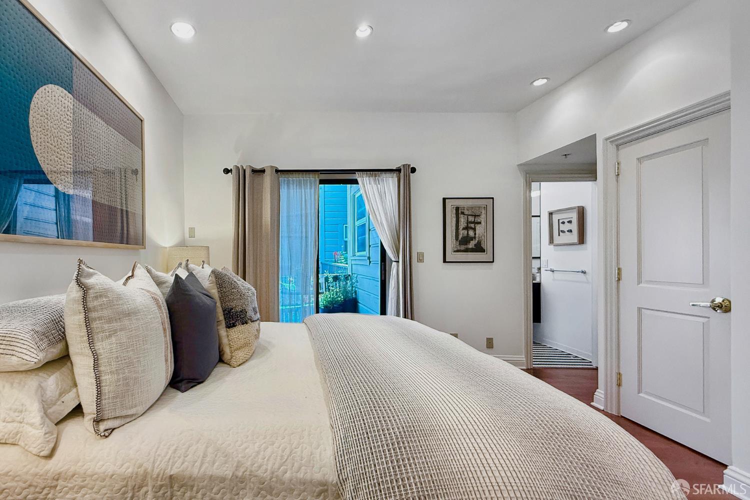 725 Pine Street San Francisco CA 94108