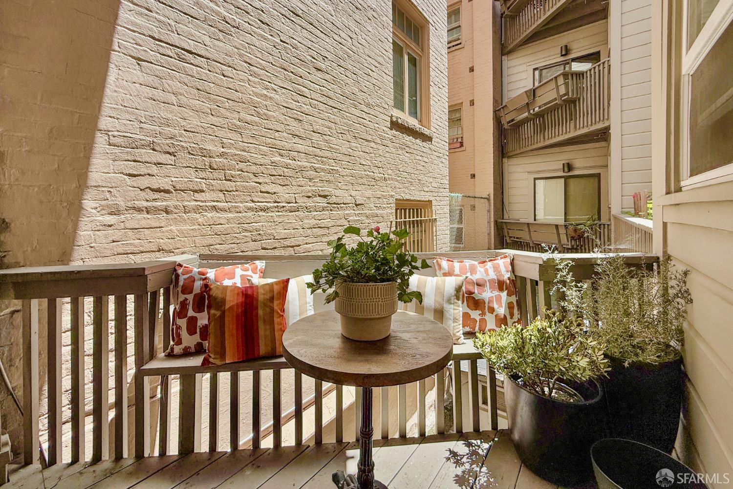 725 Pine Street San Francisco CA 94108