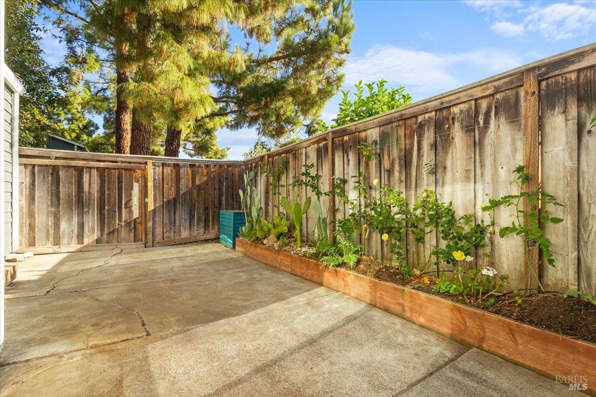 904 Marylyn Circle Petaluma CA 94954