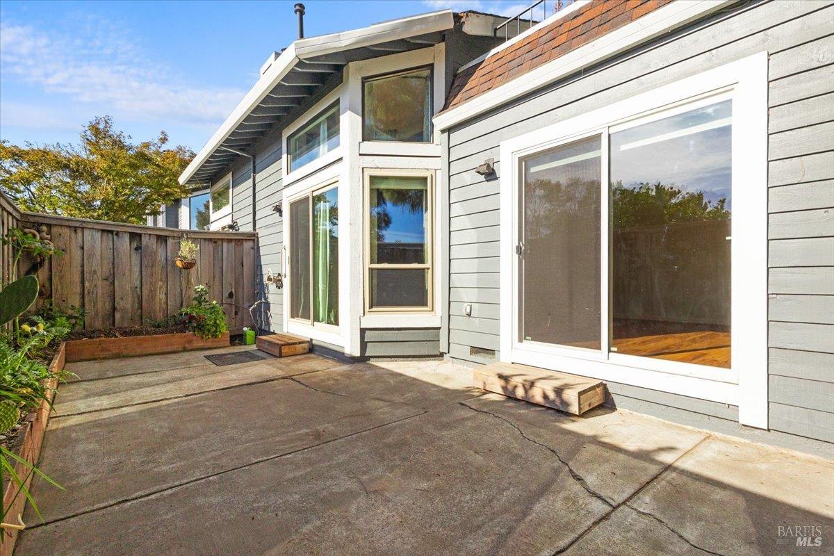 904 Marylyn Circle Petaluma CA 94954
