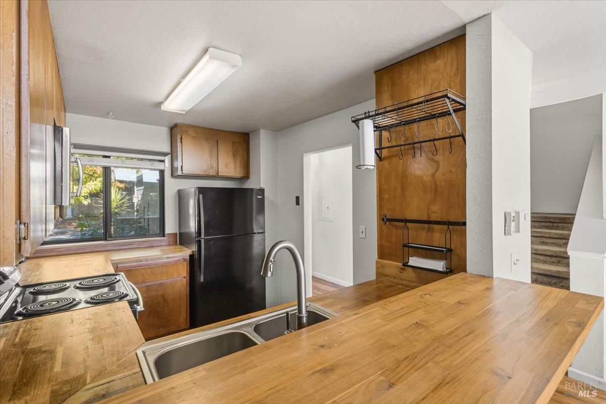 904 Marylyn Circle Petaluma CA 94954