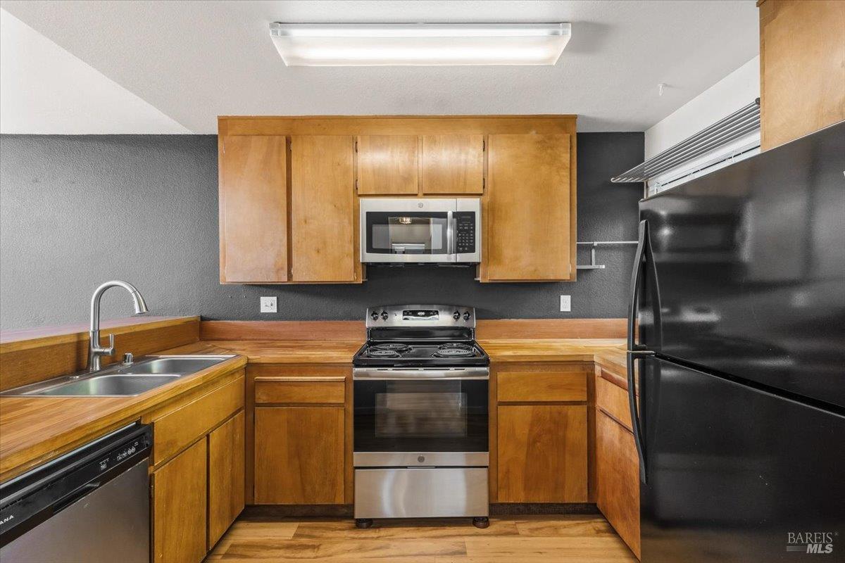 904 Marylyn Circle Petaluma CA 94954