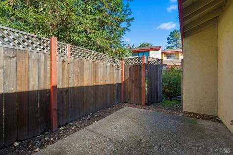 16 Redwood Court Santa Rosa CA 95409