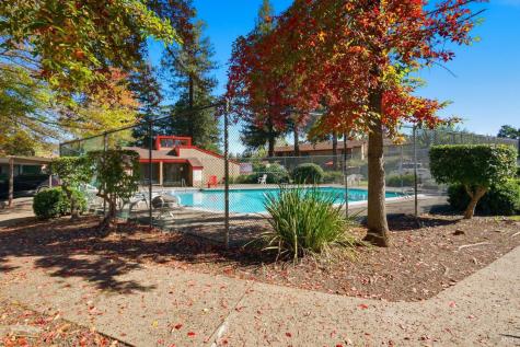 16 Redwood Court Santa Rosa CA 95409