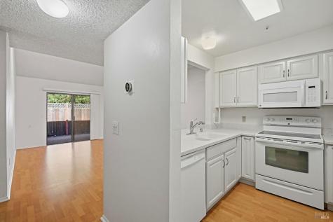 16 Redwood Court Santa Rosa CA 95409