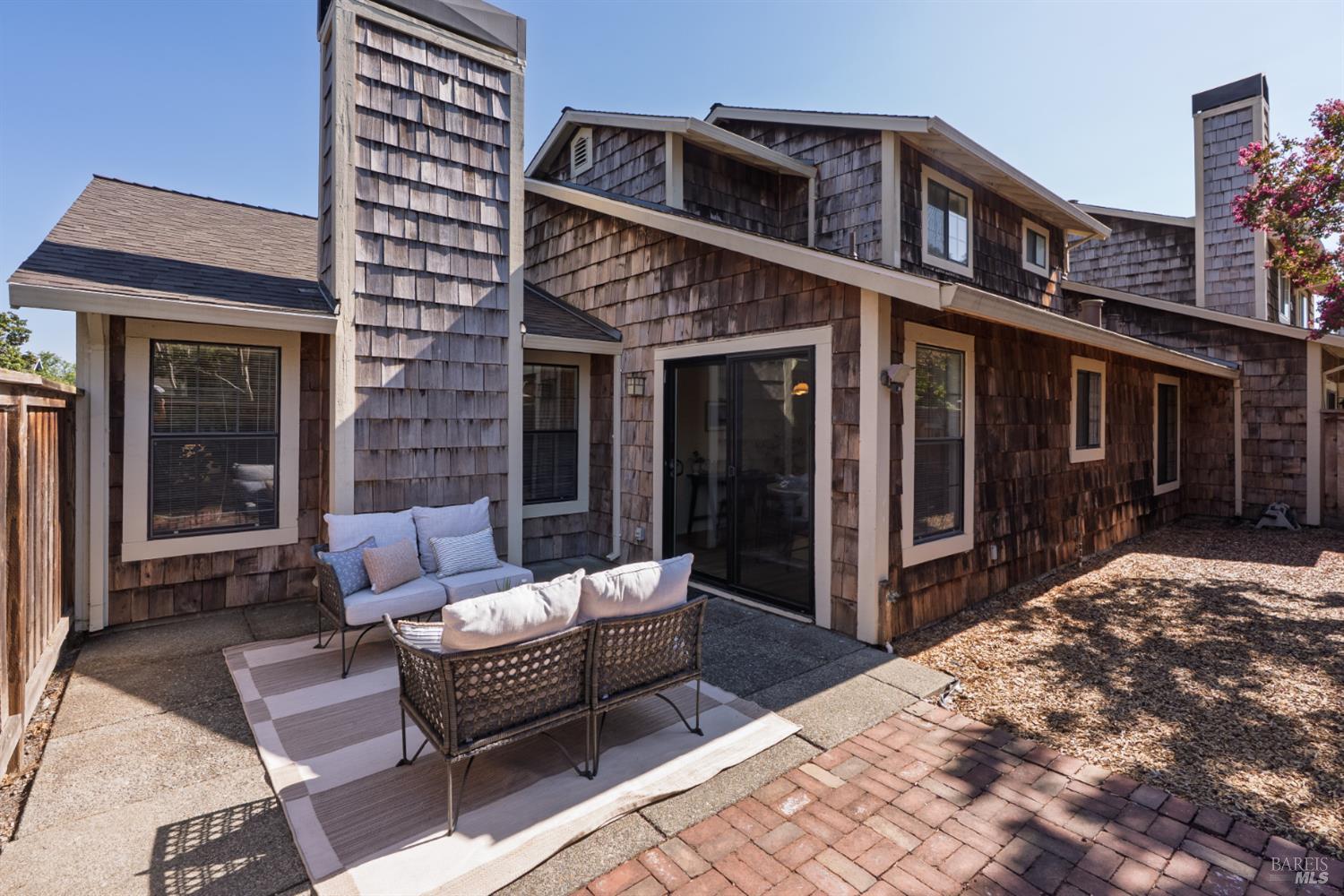 1725 Drake Court Petaluma CA 94954