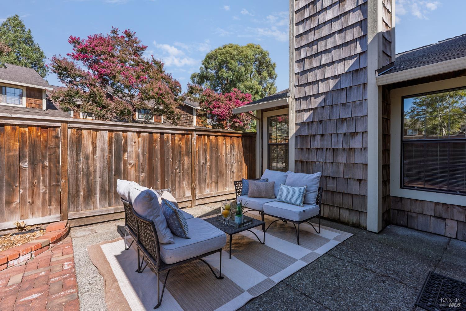 1725 Drake Court Petaluma CA 94954