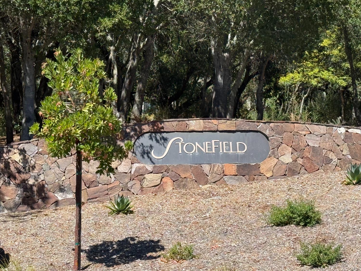 2073 Stonefield Lane Santa Rosa CA 95403