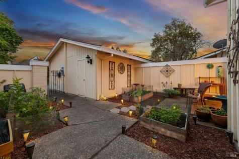 1804 Arroyo Sierra Circle Santa Rosa CA 95405