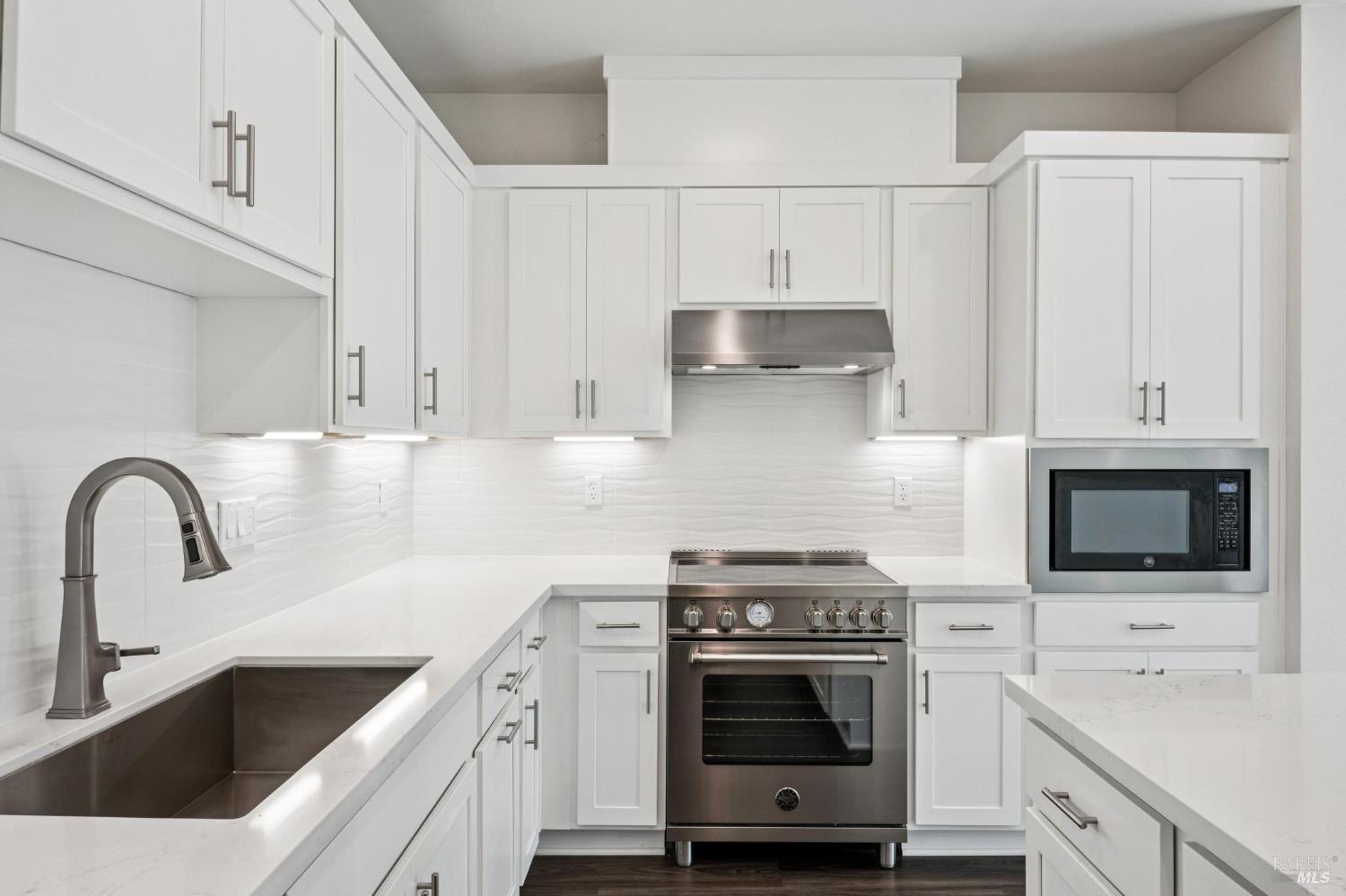 305 Verandah Avenue Novato CA 94945
